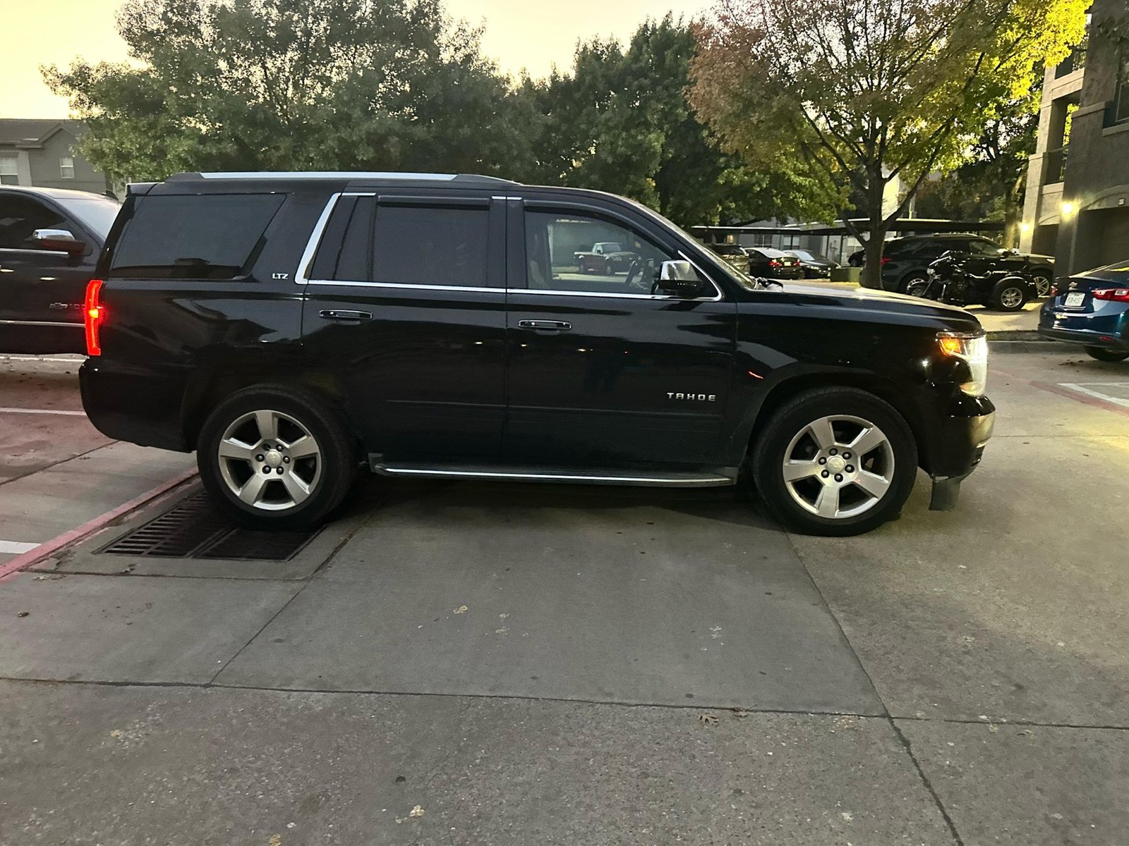 Sara and Saja black fleet vehicle